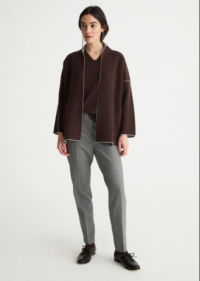 These expertly crafted Italian-made stretch flannel pants feature an elastic waistband and a regular fit for comfort and style.&nbsp;